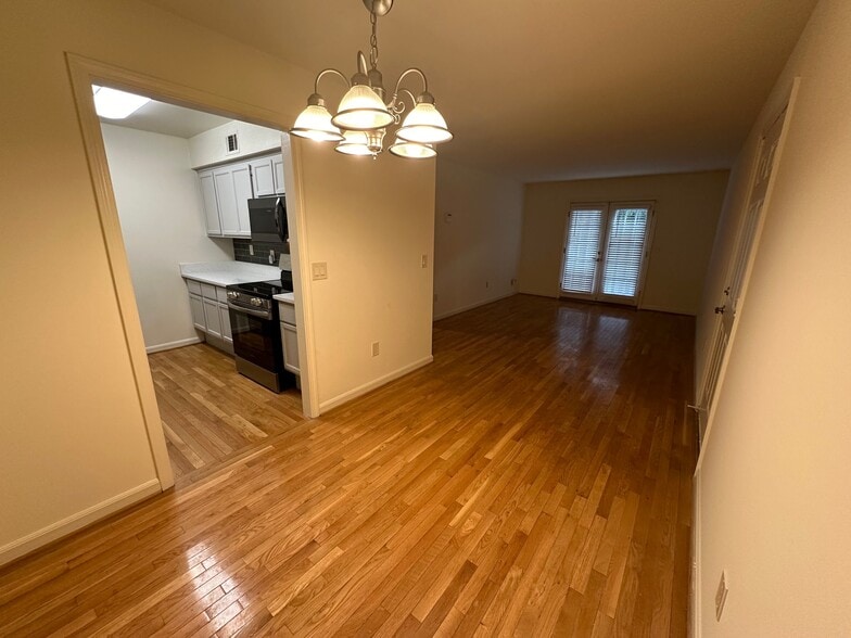 Building Photo - 2118 Acklen Ave