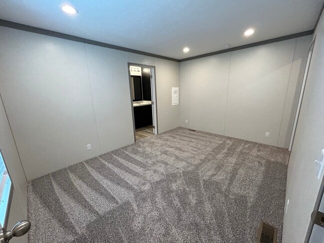 Building Photo - 701 Hawaii