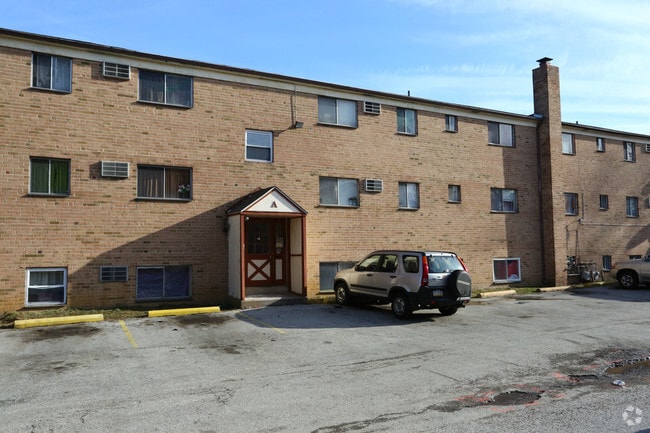 Building Photo - Colwyn Court Apartments
