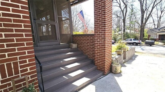 Building Photo - 1789 Thompson Ave