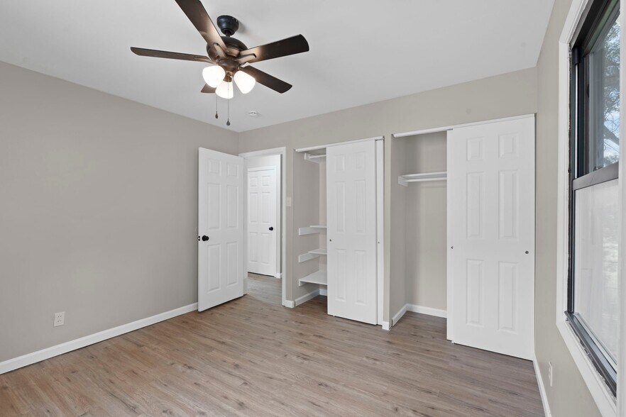 Building Photo - 2390 Teakwood Manor Dr