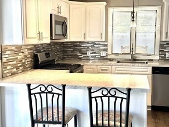 Building Photo - 224 Walnut St