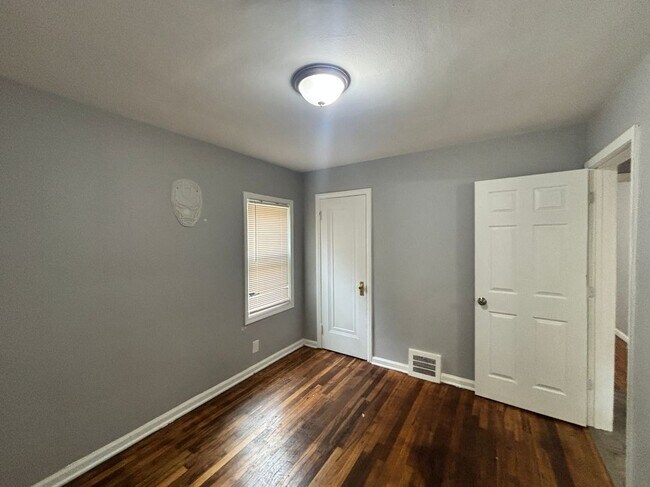 Building Photo - 16898 Lilac St
