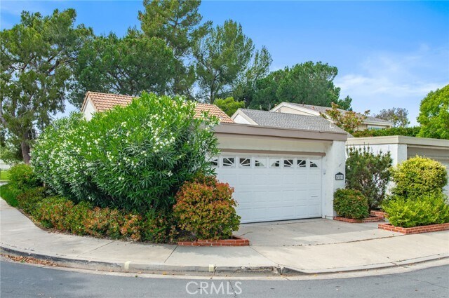 Building Photo - 4521 Green Tree Ln