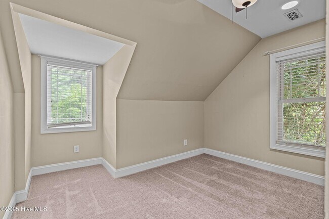 Building Photo - 835 N Ashe St
