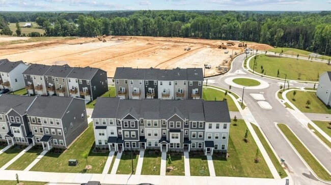 Building Photo - 634 Gimari Dr