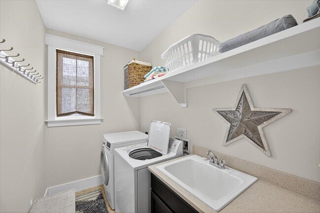 Building Photo - 34 Beargrass Way
