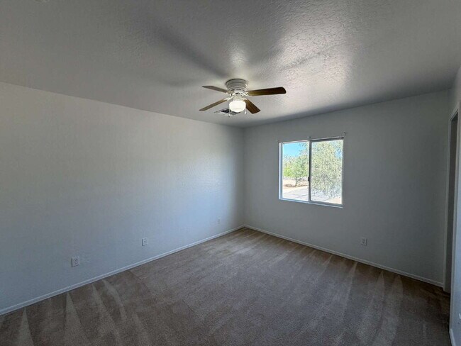 Building Photo - 3907 E Pinto Valley Rd