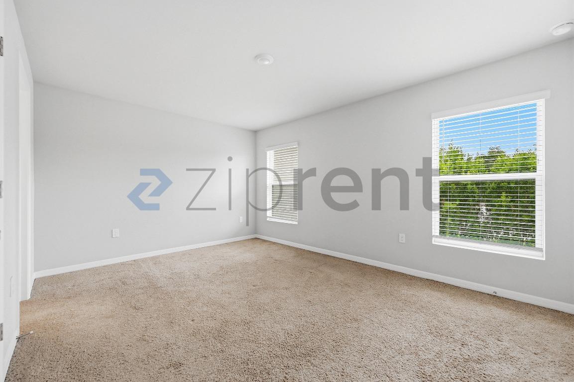 Building Photo - Unit