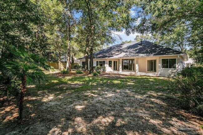 Building Photo - 6063 Forest Green Rd
