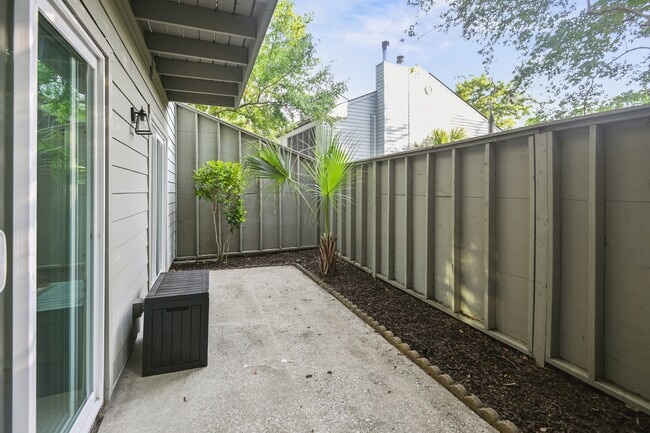 Building Photo - 1174 Village Creek Ln