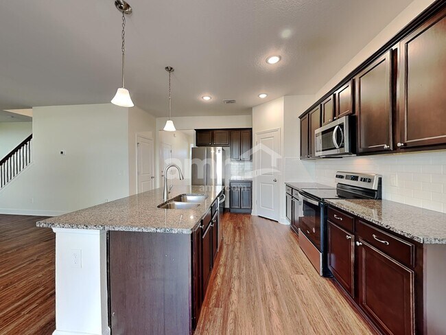 Building Photo - 1336 Mount Logan Dr