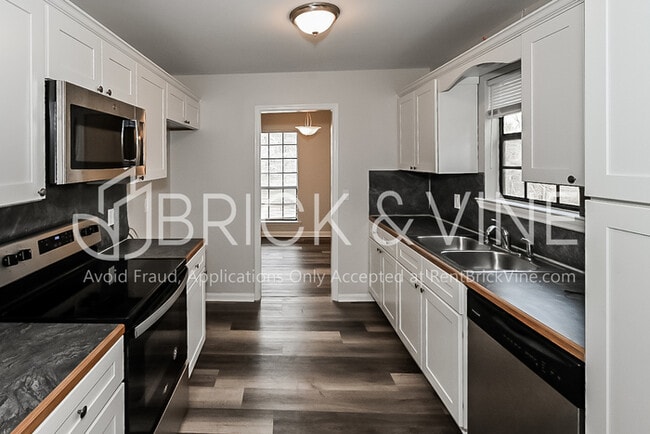 Building Photo - 1041 Alicia Dr