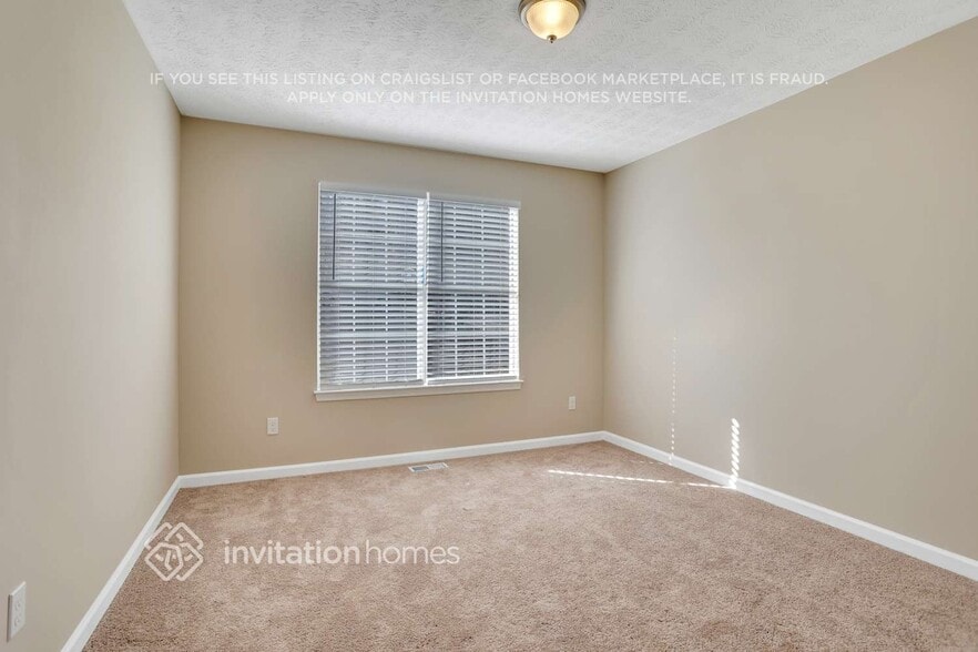 Building Photo - 194 Valley Dr