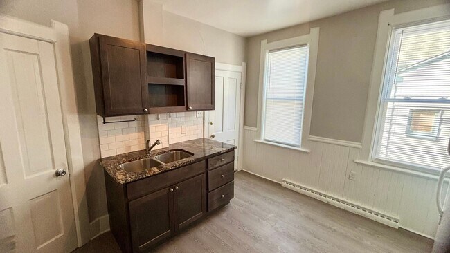 Building Photo - 1207 E Kane Pl