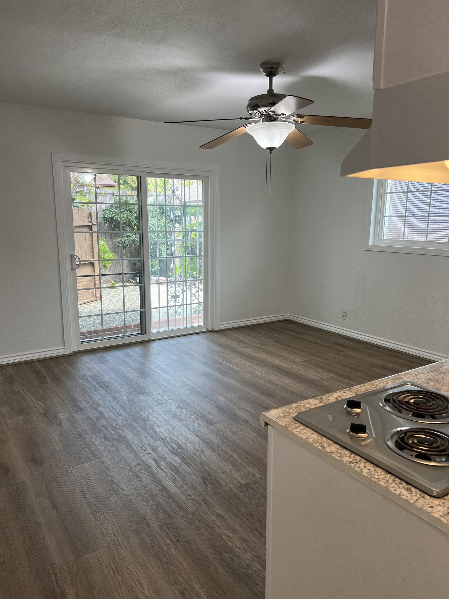 Building Photo - 9417 Tilmont St