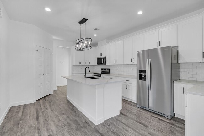 Building Photo - 401 E Martin Luther King Blvd