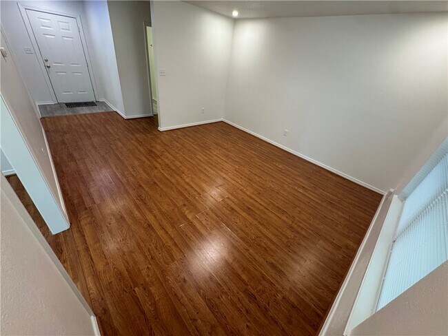 Building Photo - 1841 Seminole Ct