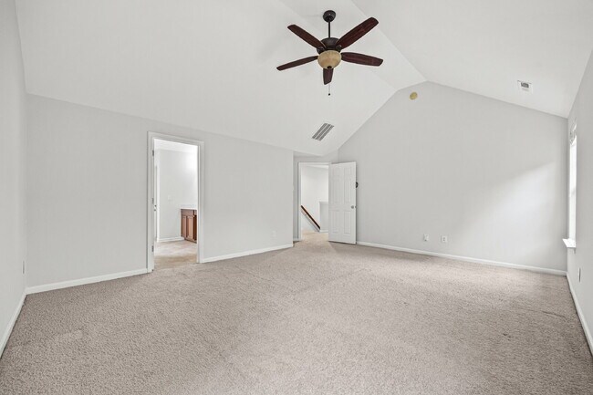 Building Photo - 4 bed/2.5 bath in Matthews - 1st Month's Rent only $1000!