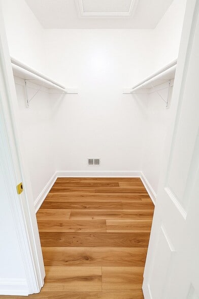 Building Photo - 104 Chambord Ct