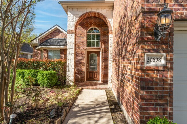 Building Photo - 20698 Oakhurst Meadows Dr