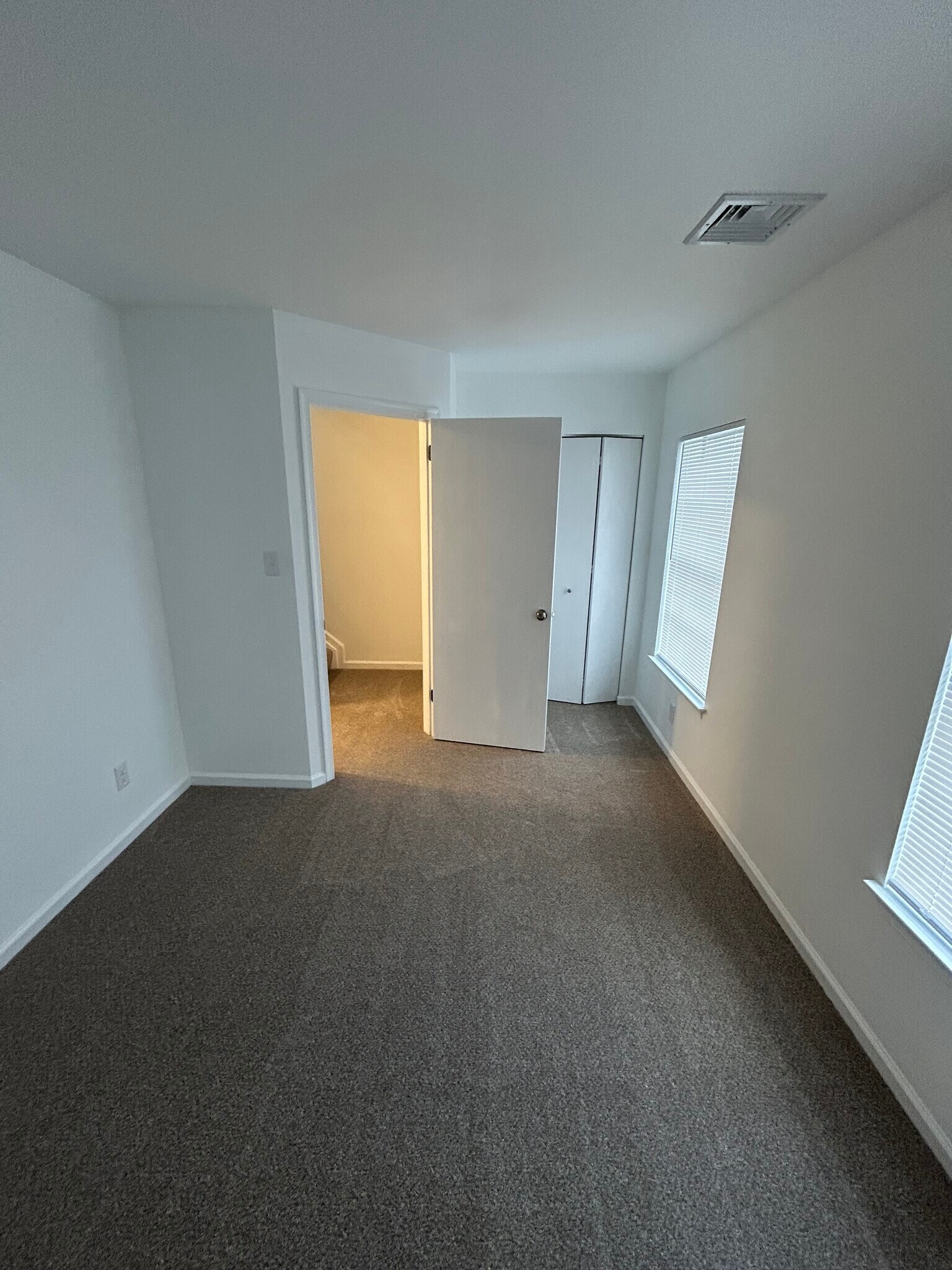 Building Photo - 133 Delancy Pl