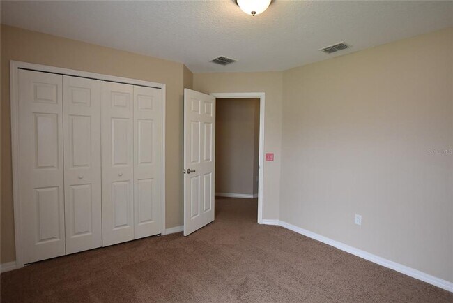 Building Photo - 527 Bristol Cir