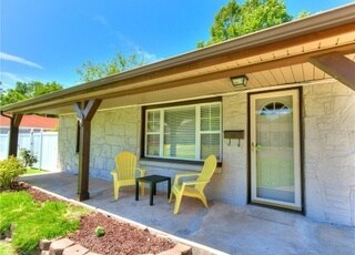 Building Photo - 211 S Fox Dr