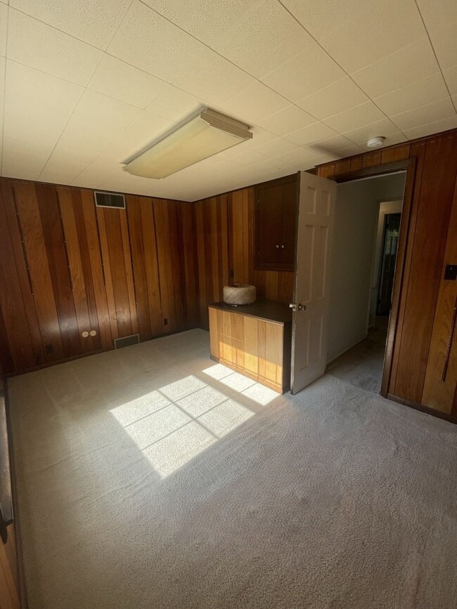 Building Photo - Spacious Four Bedroom Home Available Summer of 2026!