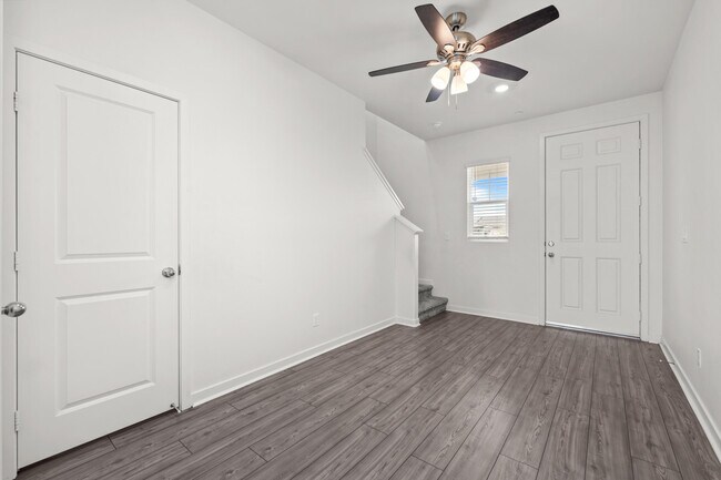 Building Photo - 80425 Enclave Ct