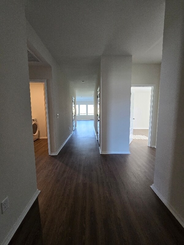 Building Photo - 1406 E Piedmont Ct
