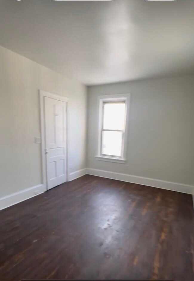 Building Photo - 3416 N 6th St