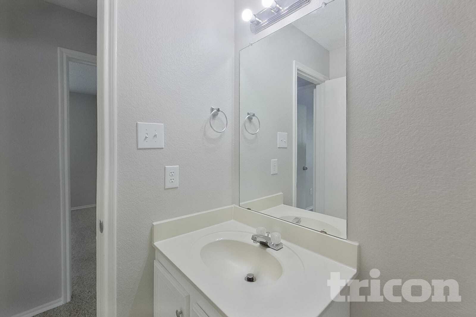 Building Photo - 6209 Winnebago Ct