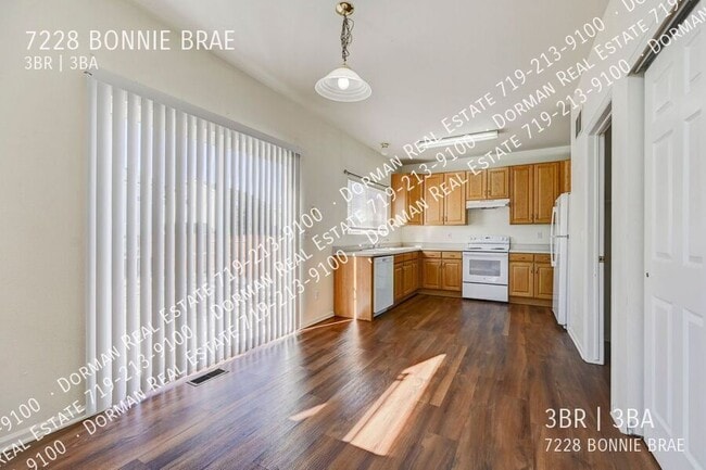 Building Photo - 7228 Bonnie Brae Ln