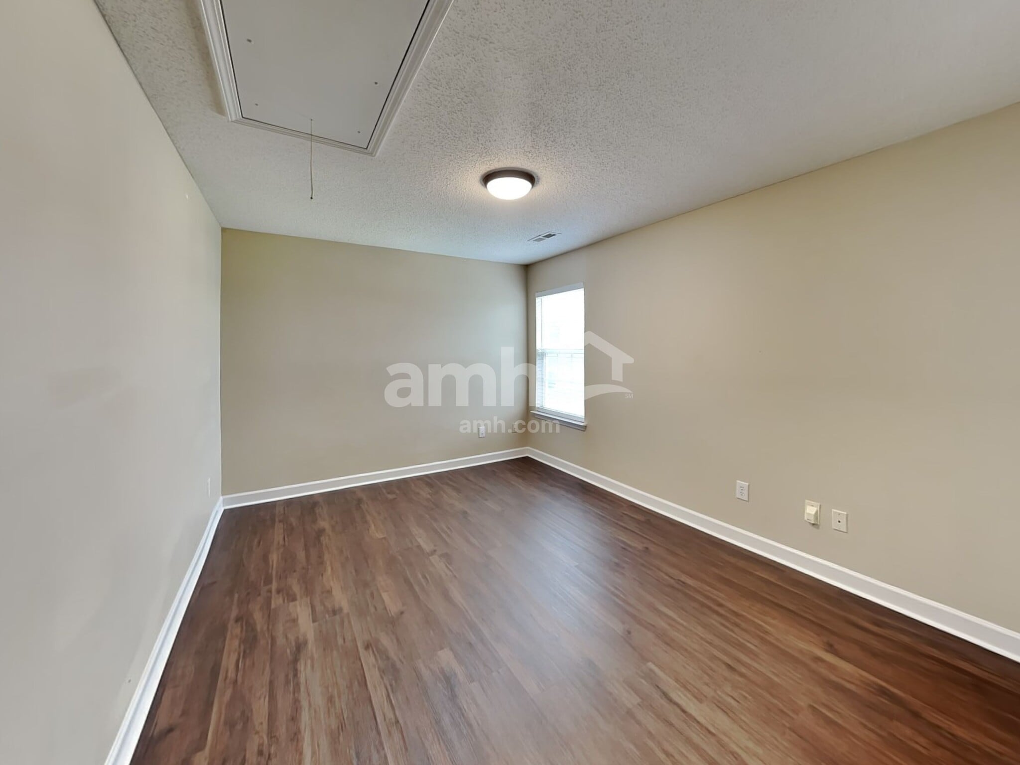 Building Photo - 14012 Sobeck Ln