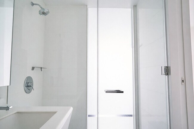 Building Photo - 101 Greenwich St