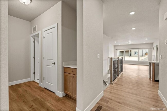 Building Photo - 16353 Cattle Crk Ct