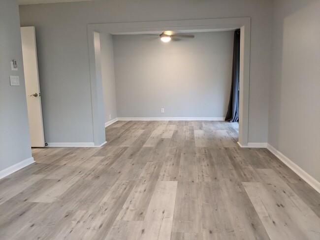 Building Photo - OCEAN ACCESS WATERFRONT! 3 bed / 2 bath wi...