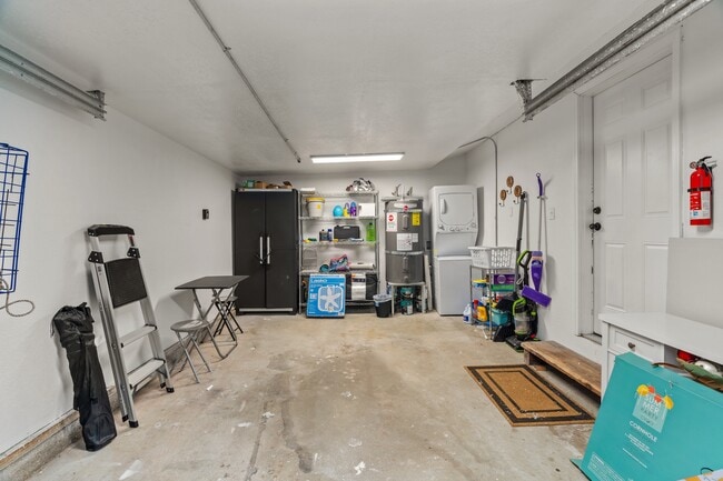Building Photo - 2316 S Pleasant Dr
