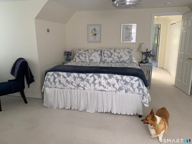 Building Photo - 160 Russell St