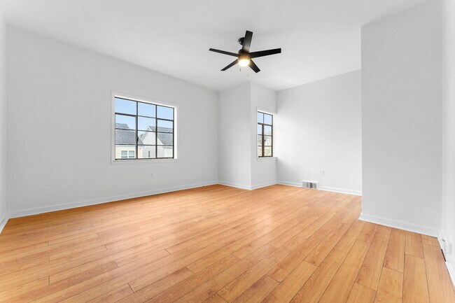 Building Photo - 140 Carver St