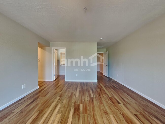 Building Photo - 20709 W Maiden Ln