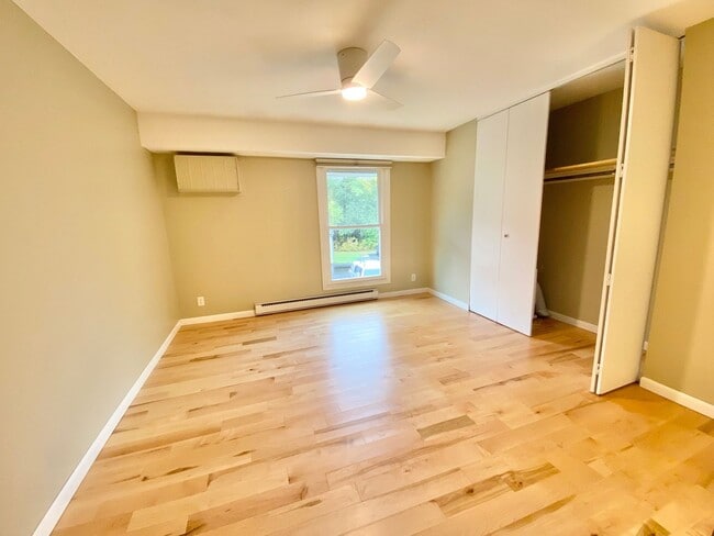 Building Photo - 180 Ledgewood Cir