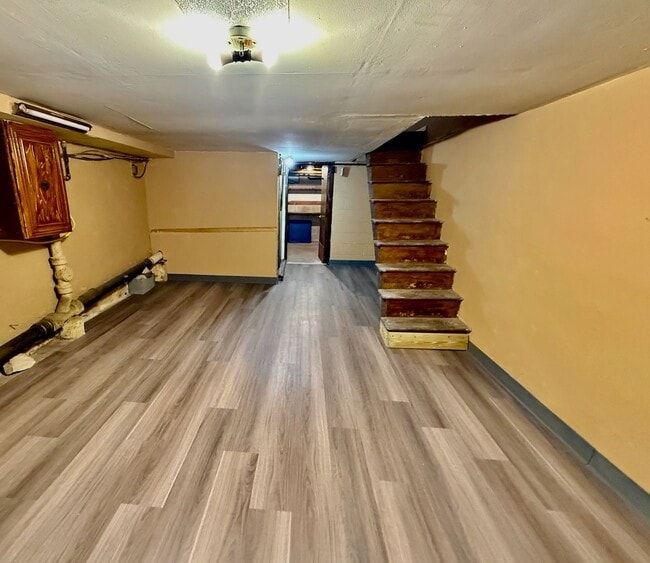 Building Photo - Recently UPDATED 3 BD/1 BA HOUSE in great East Passyunk/LOMO location w/ new Engineered Wood Floo...