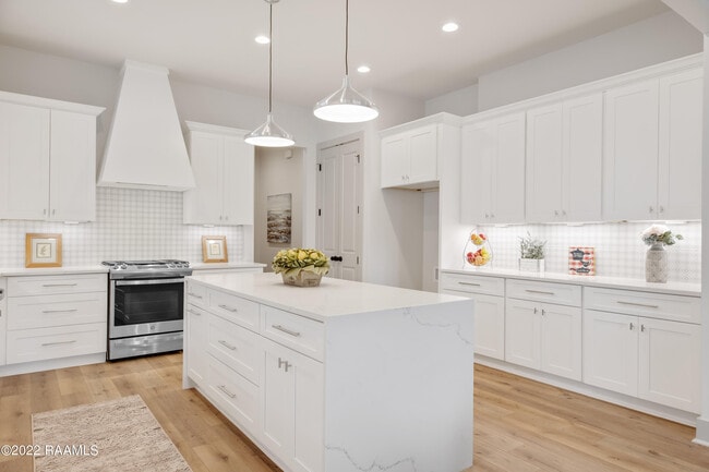 Building Photo - 103 Wishing Wl Dr