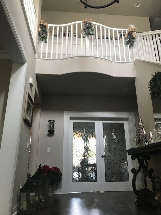 Building Photo - Awesome Property