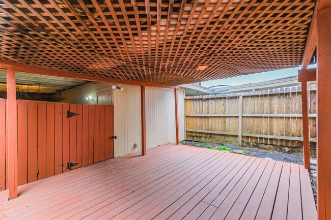 Building Photo - 3362 Continental Dr