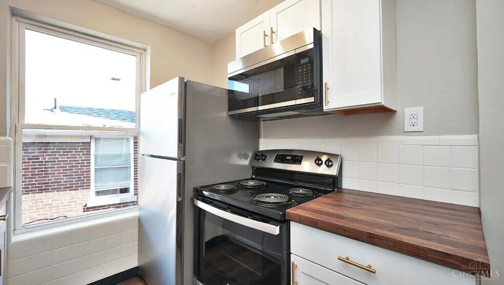 Building Photo - 2992 W McMicken Ave