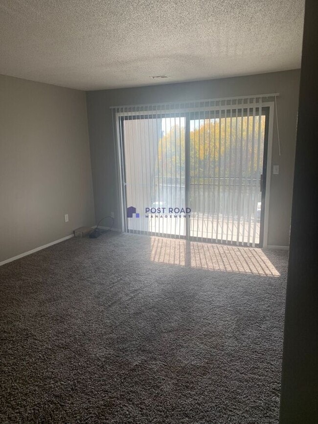 Building Photo - 2914 S Osage Ave