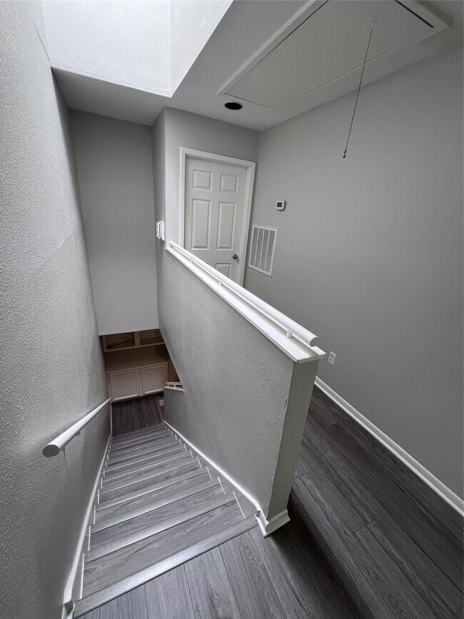 Building Photo - 5917 Fairdale Ln